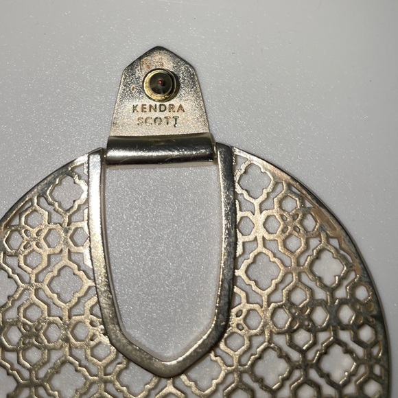 Kendra Scott - DIANE gold filigree statement disc pierced earrings - Picture 7 of 7